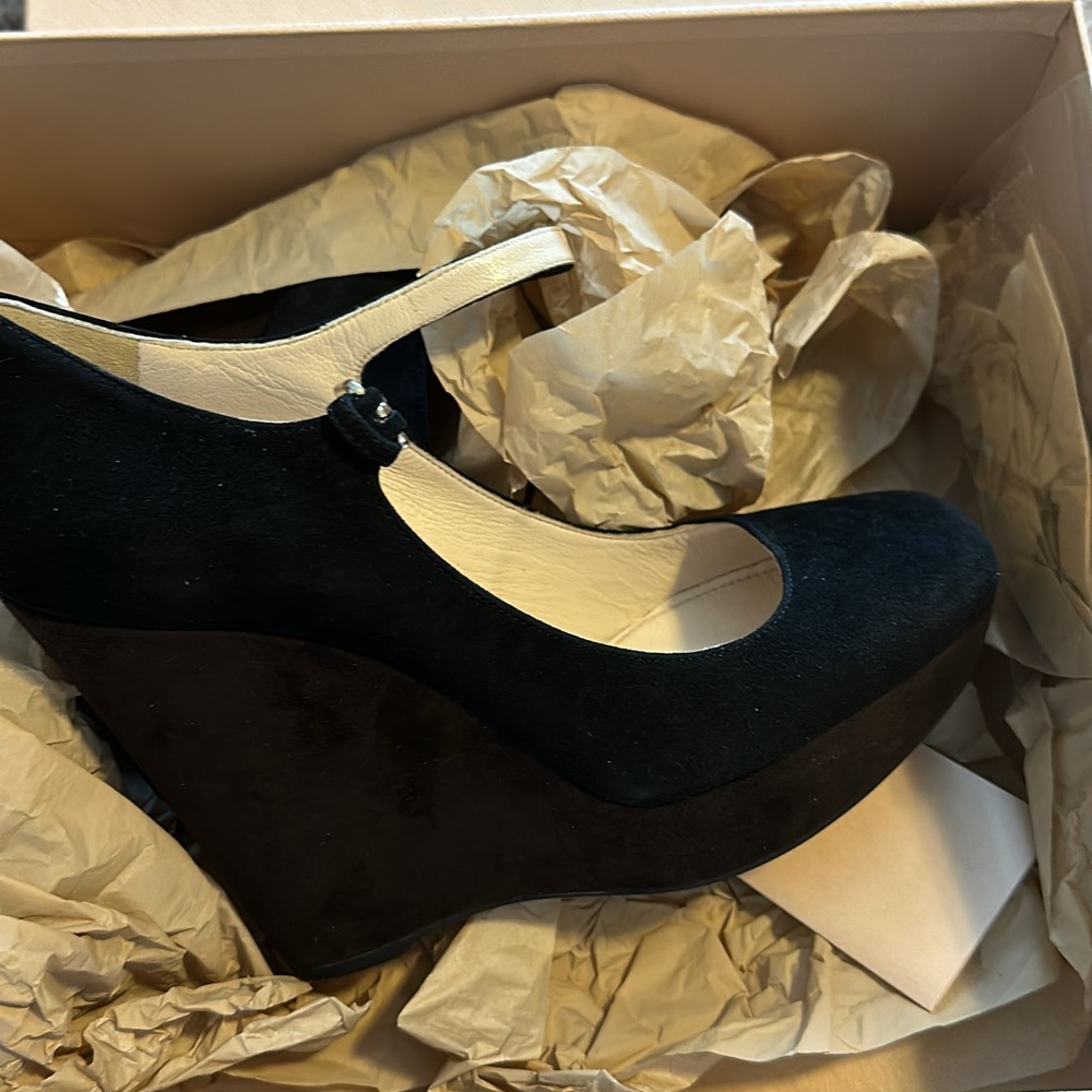 Prada pumps in black and brown suede leather